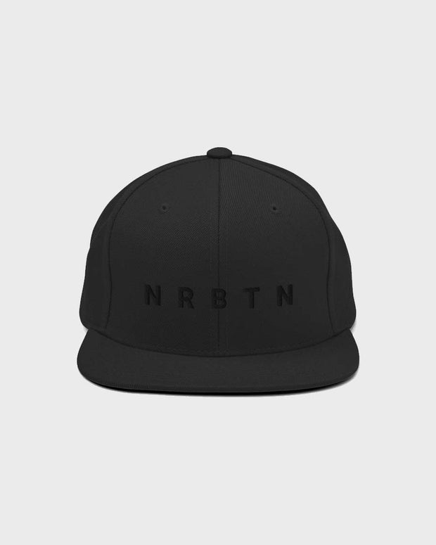 NRBTN - Smal, svart text